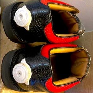 GOLF shoe model Icon foot joy with initials on the side LR